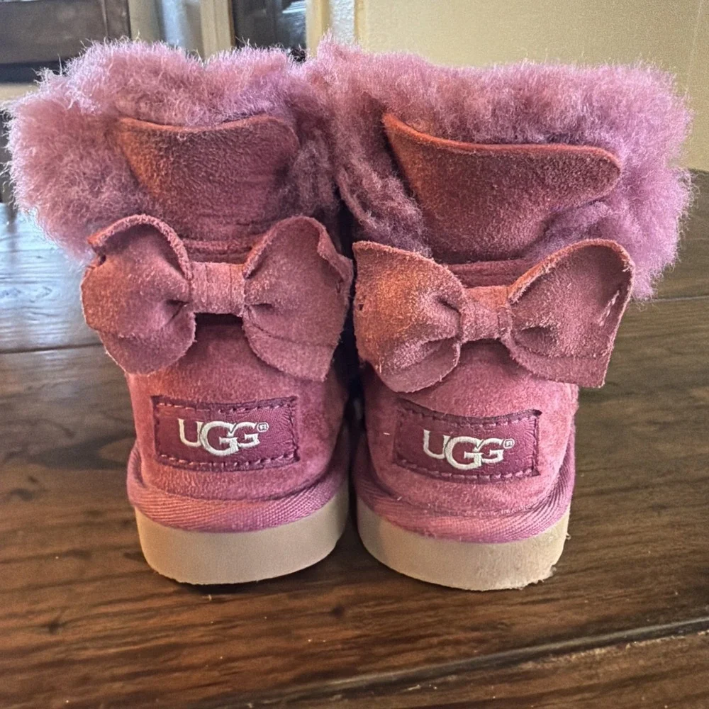 UGG Kids Classic Mini Boots Mauve Purple Suede Shearling Lined Girls Size 8